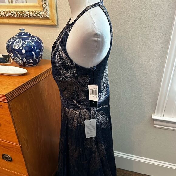 NWT Betsy & Adam Metallic Sleeveless Gown - Picture 4 of 6